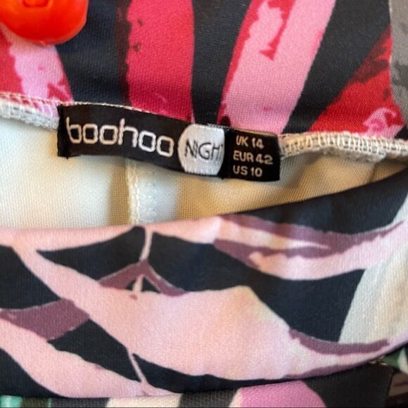 Boohoo Black Floral Full Midi Skater Skirt; SZ 10; Excellent used condition - Picture 6 of 7